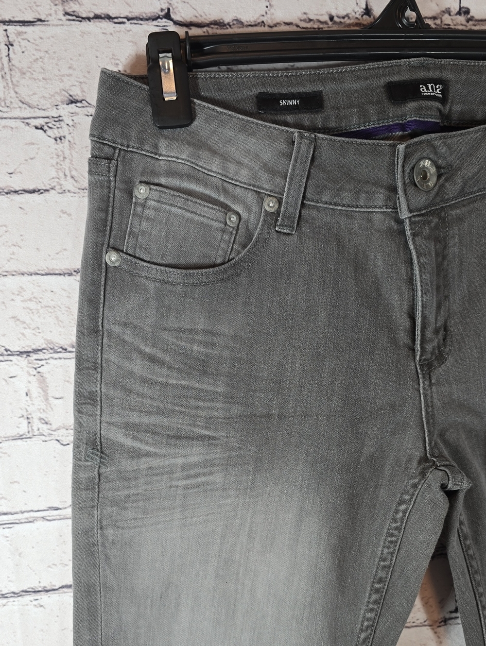 a.n.a Women's Light Gray Skinny Jeans Faded Wash Size 29/8 New - Picture 5 of 9